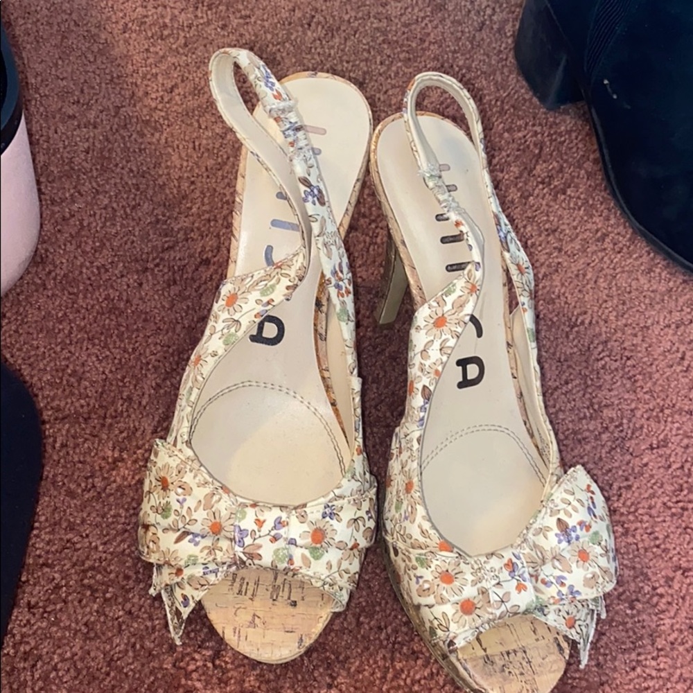 Unisa adorable floral heels